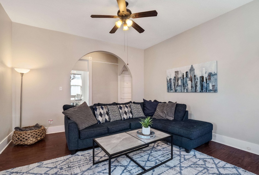 2096 LINDEN AVE, Memphis, Tennessee 38104, 3 Bedroom Bedrooms, 6 Room Rooms,2 BathroomBathrooms,Residential,For Sale,LINDEN,0,10223866