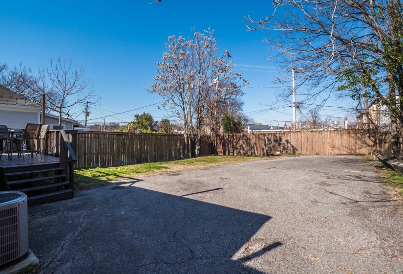 2096 LINDEN AVE, Memphis, Tennessee 38104, 3 Bedroom Bedrooms, 6 Room Rooms,2 BathroomBathrooms,Residential,For Sale,LINDEN,0,10223866