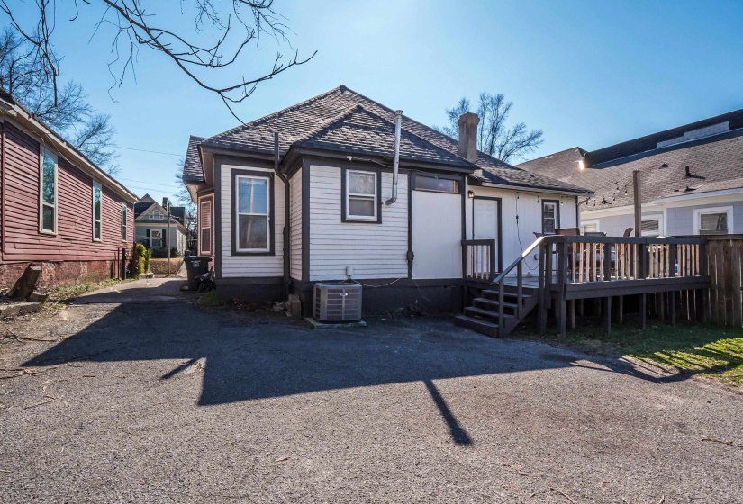 2096 LINDEN AVE, Memphis, Tennessee 38104, 3 Bedroom Bedrooms, 6 Room Rooms,2 BathroomBathrooms,Residential,For Sale,LINDEN,0,10223866
