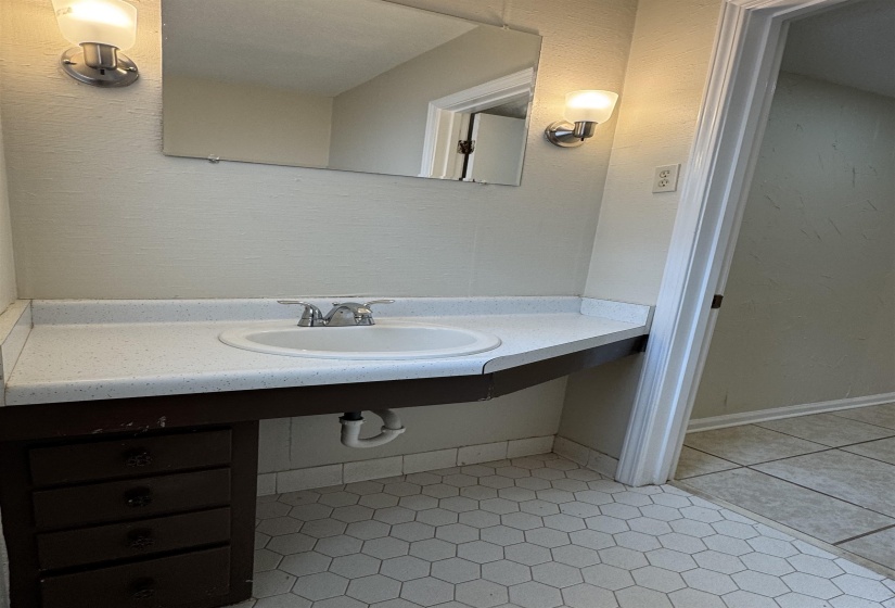 5659 HINTON PL, Memphis, Tennessee 38119, 2 Bedrooms Bedrooms, ,1.1 BathroomsBathrooms,Duplexes,For Sale,HINTON,10223875