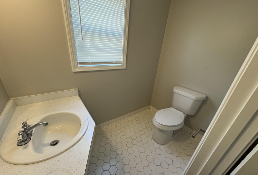 5659 HINTON PL, Memphis, Tennessee 38119, 2 Bedrooms Bedrooms, ,1.1 BathroomsBathrooms,Duplexes,For Sale,HINTON,10223875