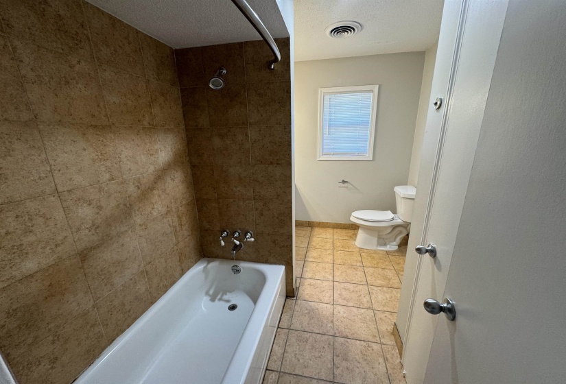 5659 HINTON PL, Memphis, Tennessee 38119, 2 Bedrooms Bedrooms, ,1.1 BathroomsBathrooms,Duplexes,For Sale,HINTON,10223875