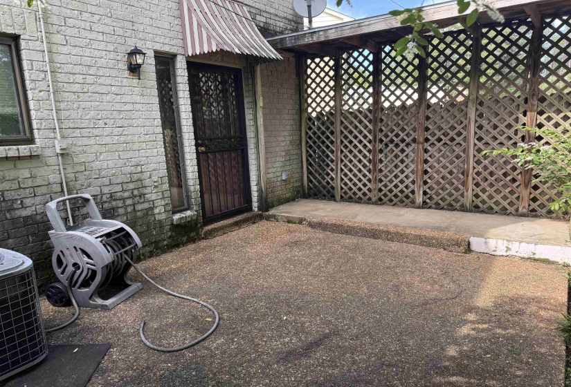 5659 HINTON PL, Memphis, Tennessee 38119, 2 Bedrooms Bedrooms, ,1.1 BathroomsBathrooms,Duplexes,For Sale,HINTON,10223875