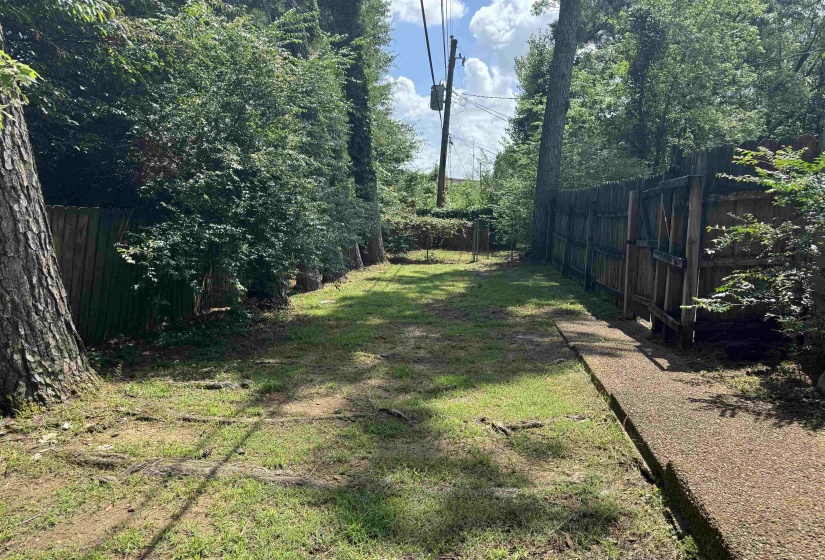 5659 HINTON PL, Memphis, Tennessee 38119, 2 Bedrooms Bedrooms, ,1.1 BathroomsBathrooms,Duplexes,For Sale,HINTON,10223875