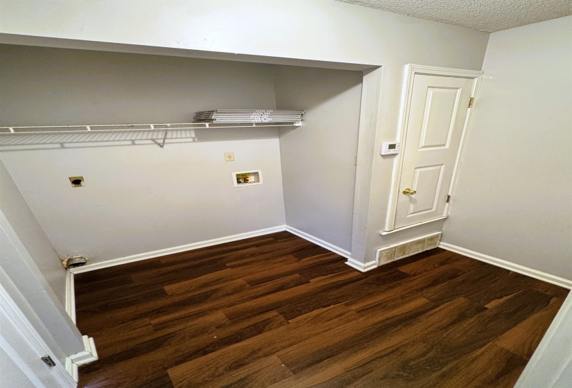 2819 HIDDEN CREEK CV, Memphis, Tennessee 38134, 3 Bedrooms Bedrooms, 5 Rooms Rooms,2 BathroomsBathrooms,Rental Properties,For Sale,HIDDEN CREEK,10223897