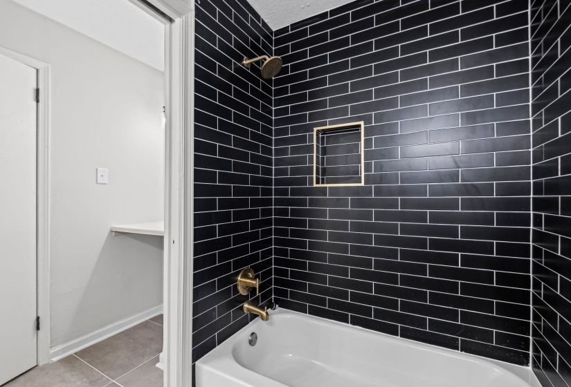 508 PEABODY SQ, Memphis, Tennessee 38104, 2 Bedroom Bedrooms, 5 Room Rooms,1.2 BathroomBathrooms,Residential,For Sale,PEABODY,0,10223872