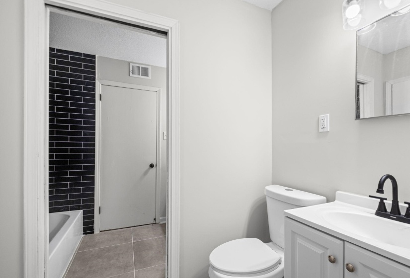 508 PEABODY SQ, Memphis, Tennessee 38104, 2 Bedroom Bedrooms, 5 Room Rooms,1.2 BathroomBathrooms,Residential,For Sale,PEABODY,0,10223872