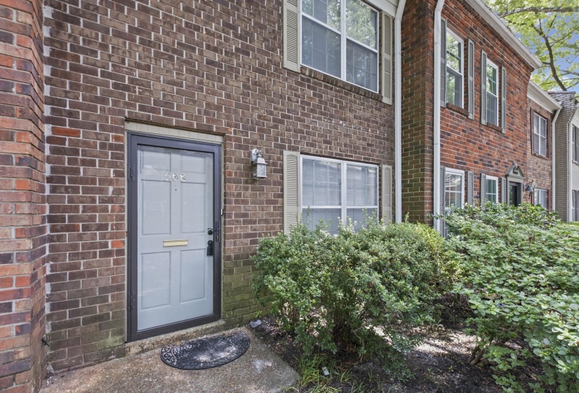 508 PEABODY SQ, Memphis, Tennessee 38104, 2 Bedroom Bedrooms, 5 Room Rooms,1.2 BathroomBathrooms,Residential,For Sale,PEABODY,0,10223872
