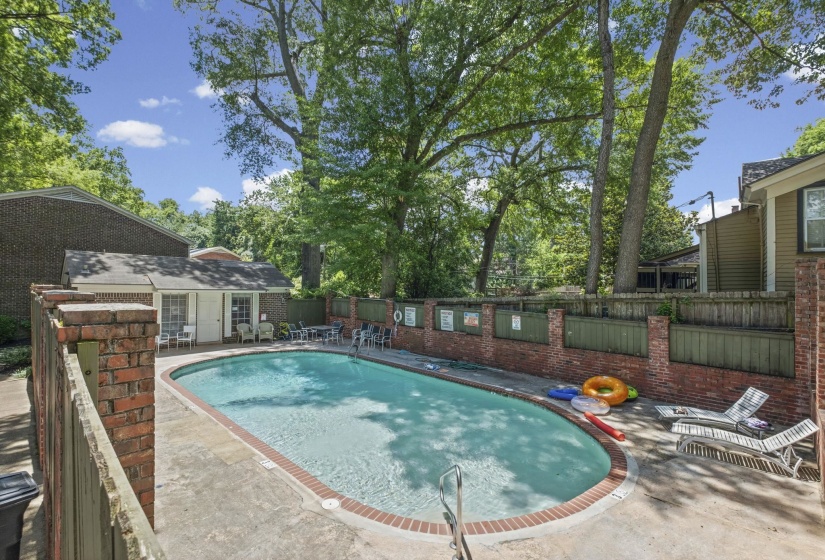 508 PEABODY SQ, Memphis, Tennessee 38104, 2 Bedroom Bedrooms, 5 Room Rooms,1.2 BathroomBathrooms,Residential,For Sale,PEABODY,0,10223872