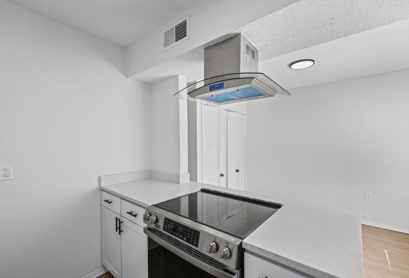 508 PEABODY SQ, Memphis, Tennessee 38104, 2 Bedroom Bedrooms, 5 Room Rooms,1.2 BathroomBathrooms,Residential,For Sale,PEABODY,0,10223872