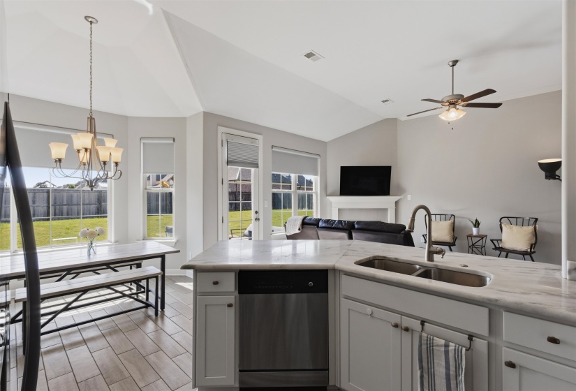 380 RIDGEFIELD DR, Oakland, Tennessee 38060, 4 Bedroom Bedrooms, 7 Room Rooms,2 BathroomBathrooms,Residential,For Sale,RIDGEFIELD,0,10223874
