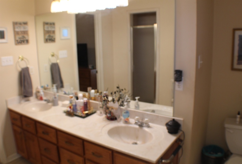 137 BEVERLY DR, Atoka, Tennessee 38004, 3 Bedroom Bedrooms, 6 Room Rooms,3 BathroomBathrooms,Residential,For Sale,BEVERLY,0,10223876