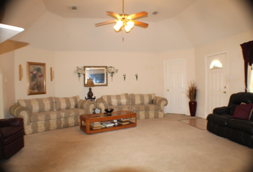 137 BEVERLY DR, Atoka, Tennessee 38004, 3 Bedroom Bedrooms, 6 Room Rooms,3 BathroomBathrooms,Residential,For Sale,BEVERLY,0,10223876