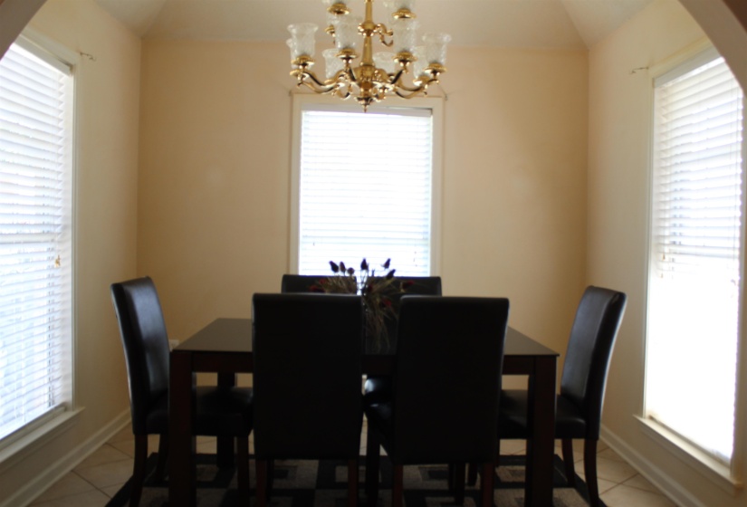 137 BEVERLY DR, Atoka, Tennessee 38004, 3 Bedroom Bedrooms, 6 Room Rooms,3 BathroomBathrooms,Residential,For Sale,BEVERLY,0,10223876