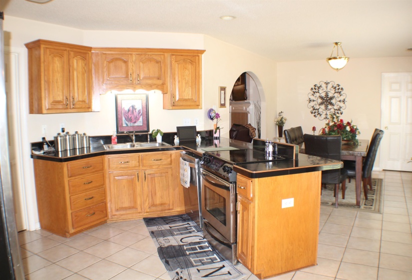 137 BEVERLY DR, Atoka, Tennessee 38004, 3 Bedroom Bedrooms, 6 Room Rooms,3 BathroomBathrooms,Residential,For Sale,BEVERLY,0,10223876