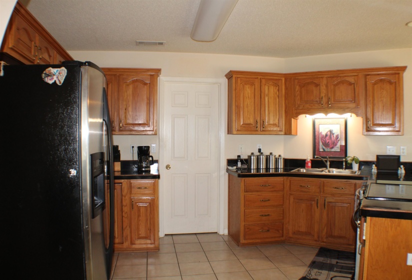 137 BEVERLY DR, Atoka, Tennessee 38004, 3 Bedroom Bedrooms, 6 Room Rooms,3 BathroomBathrooms,Residential,For Sale,BEVERLY,0,10223876