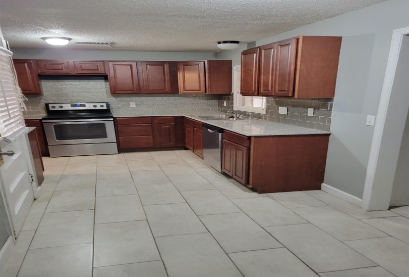 1229 PERKINS RD, Memphis, Tennessee 38117, 3 Bedroom Bedrooms, 7 Room Rooms,1 BathroomBathrooms,Residential,For Sale,PERKINS,0,10223883