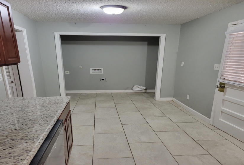 1229 PERKINS RD, Memphis, Tennessee 38117, 3 Bedroom Bedrooms, 7 Room Rooms,1 BathroomBathrooms,Residential,For Sale,PERKINS,0,10223883