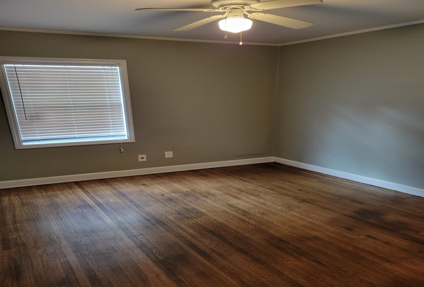 1229 PERKINS RD, Memphis, Tennessee 38117, 3 Bedroom Bedrooms, 7 Room Rooms,1 BathroomBathrooms,Residential,For Sale,PERKINS,0,10223883