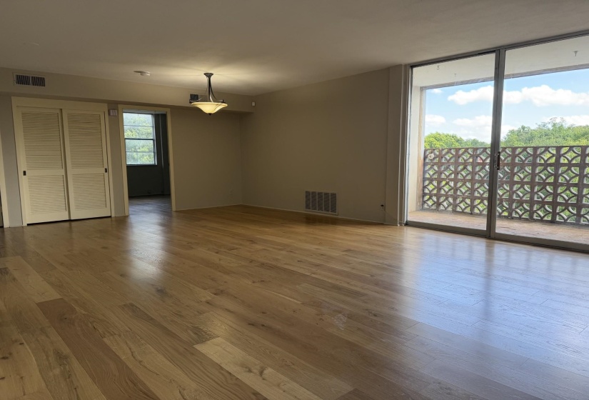 2277 UNION AVE, Memphis, Tennessee 38104, 2 Bedrooms Bedrooms, 4 Rooms Rooms,2 BathroomsBathrooms,Residential,For Sale,UNION,10223884