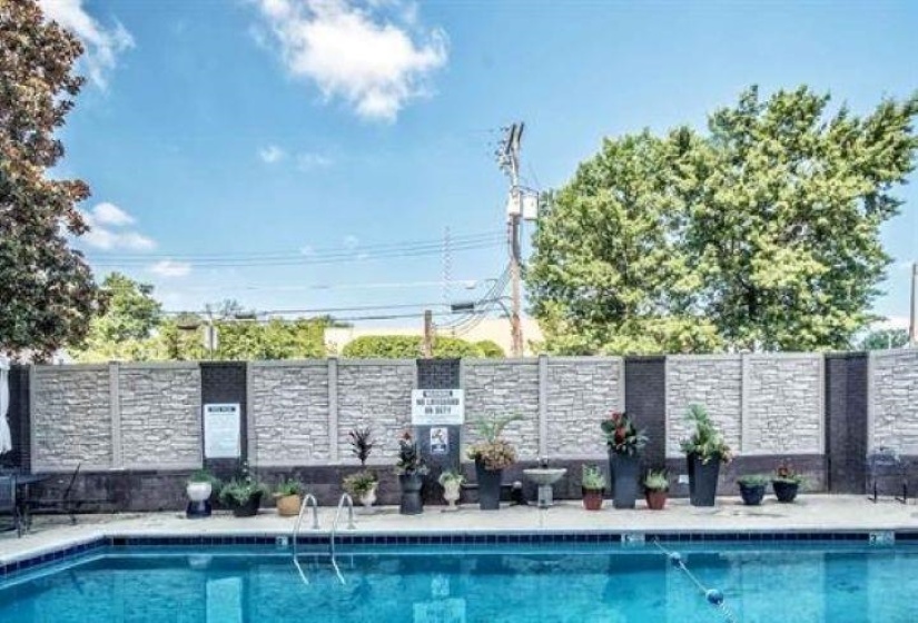 2277 UNION AVE, Memphis, Tennessee 38104, 2 Bedrooms Bedrooms, 4 Rooms Rooms,2 BathroomsBathrooms,Residential,For Sale,UNION,10223884