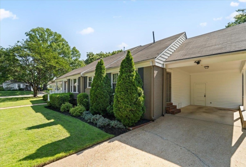 410 HOLMES CIR, Memphis, Tennessee 38111, 2 Bedroom Bedrooms, 6 Room Rooms,2 BathroomBathrooms,Residential,For Sale,HOLMES,0,10223888