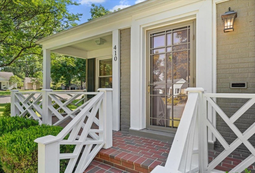 410 HOLMES CIR, Memphis, Tennessee 38111, 2 Bedroom Bedrooms, 6 Room Rooms,2 BathroomBathrooms,Residential,For Sale,HOLMES,0,10223888