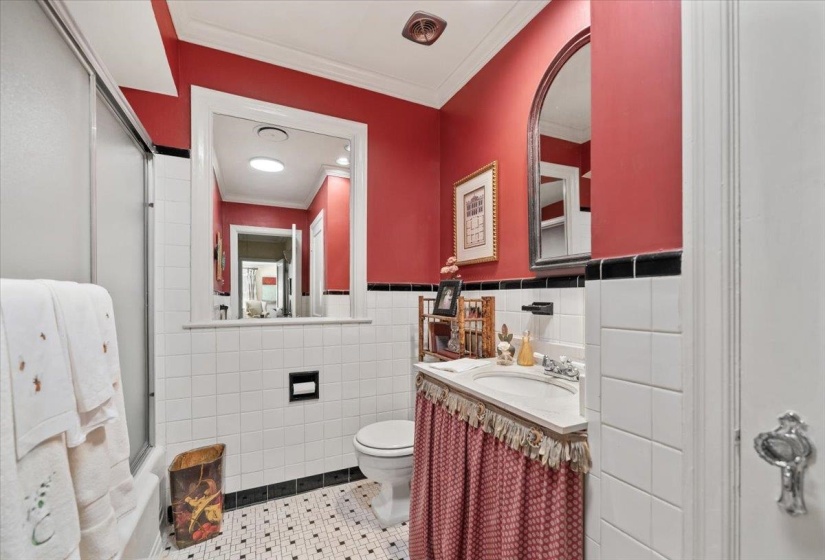 410 HOLMES CIR, Memphis, Tennessee 38111, 2 Bedroom Bedrooms, 6 Room Rooms,2 BathroomBathrooms,Residential,For Sale,HOLMES,0,10223888