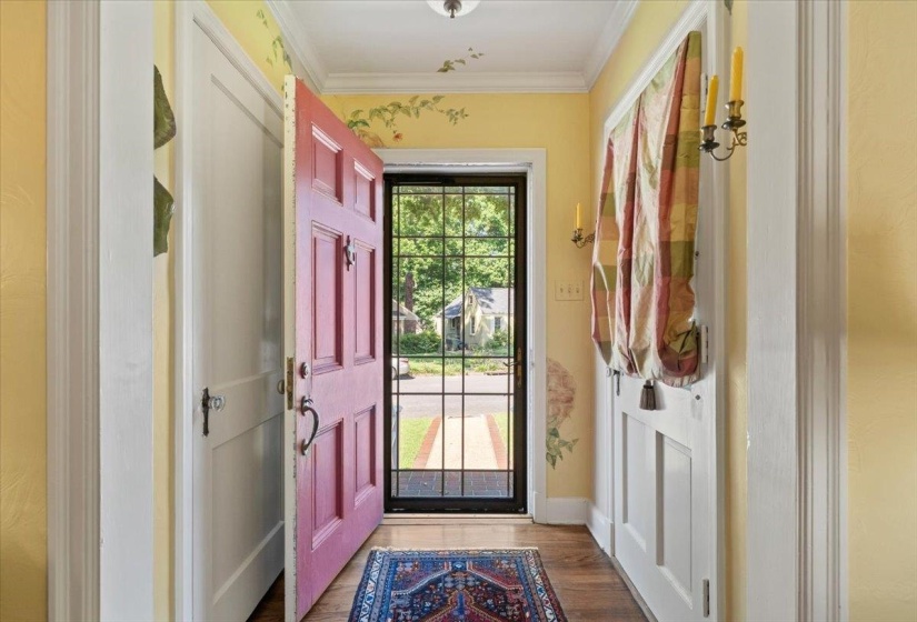 410 HOLMES CIR, Memphis, Tennessee 38111, 2 Bedroom Bedrooms, 6 Room Rooms,2 BathroomBathrooms,Residential,For Sale,HOLMES,0,10223888