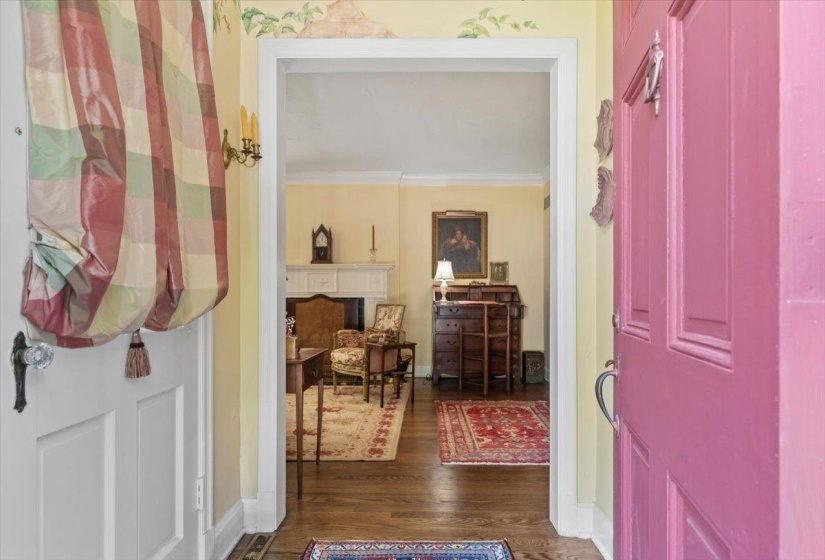 410 HOLMES CIR, Memphis, Tennessee 38111, 2 Bedroom Bedrooms, 6 Room Rooms,2 BathroomBathrooms,Residential,For Sale,HOLMES,0,10223888