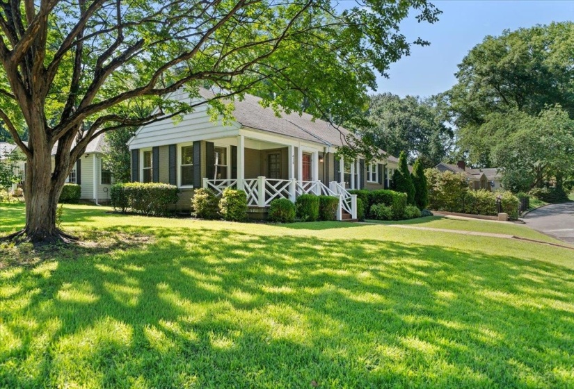 410 HOLMES CIR, Memphis, Tennessee 38111, 2 Bedroom Bedrooms, 6 Room Rooms,2 BathroomBathrooms,Residential,For Sale,HOLMES,0,10223888
