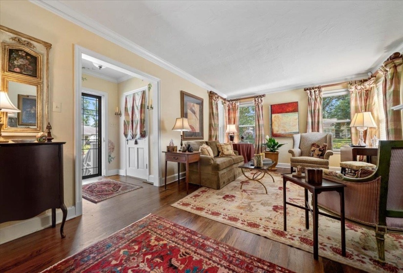 410 HOLMES CIR, Memphis, Tennessee 38111, 2 Bedroom Bedrooms, 6 Room Rooms,2 BathroomBathrooms,Residential,For Sale,HOLMES,0,10223888