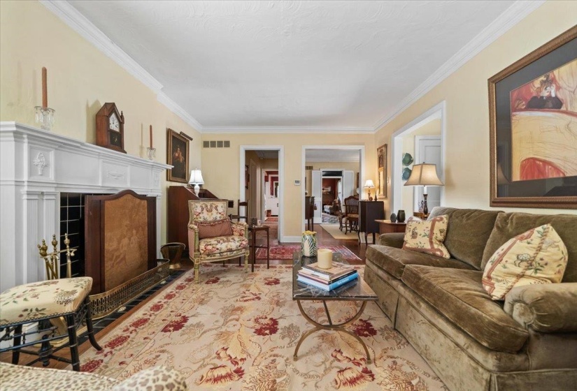 410 HOLMES CIR, Memphis, Tennessee 38111, 2 Bedroom Bedrooms, 6 Room Rooms,2 BathroomBathrooms,Residential,For Sale,HOLMES,0,10223888