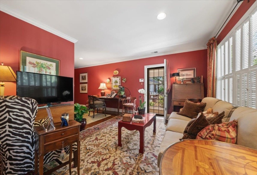 410 HOLMES CIR, Memphis, Tennessee 38111, 2 Bedroom Bedrooms, 6 Room Rooms,2 BathroomBathrooms,Residential,For Sale,HOLMES,0,10223888