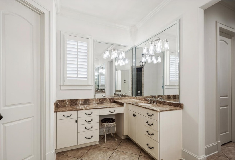 1271 S DUBRAY PL, Collierville, Tennessee 38017, 4 Bedrooms Bedrooms, 10 Rooms Rooms,4.1 BathroomsBathrooms,Residential,For Sale,S DUBRAY,10223898