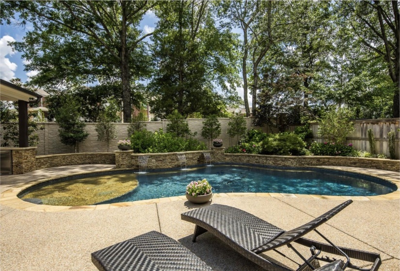 1271 S DUBRAY PL, Collierville, Tennessee 38017, 4 Bedrooms Bedrooms, 10 Rooms Rooms,4.1 BathroomsBathrooms,Residential,For Sale,S DUBRAY,10223898