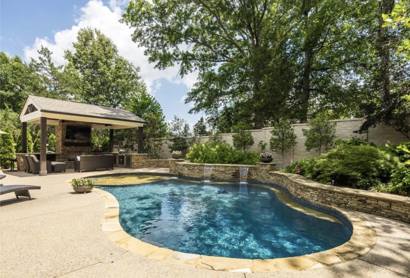 1271 S DUBRAY PL, Collierville, Tennessee 38017, 4 Bedrooms Bedrooms, 10 Rooms Rooms,4.1 BathroomsBathrooms,Residential,For Sale,S DUBRAY,10223898