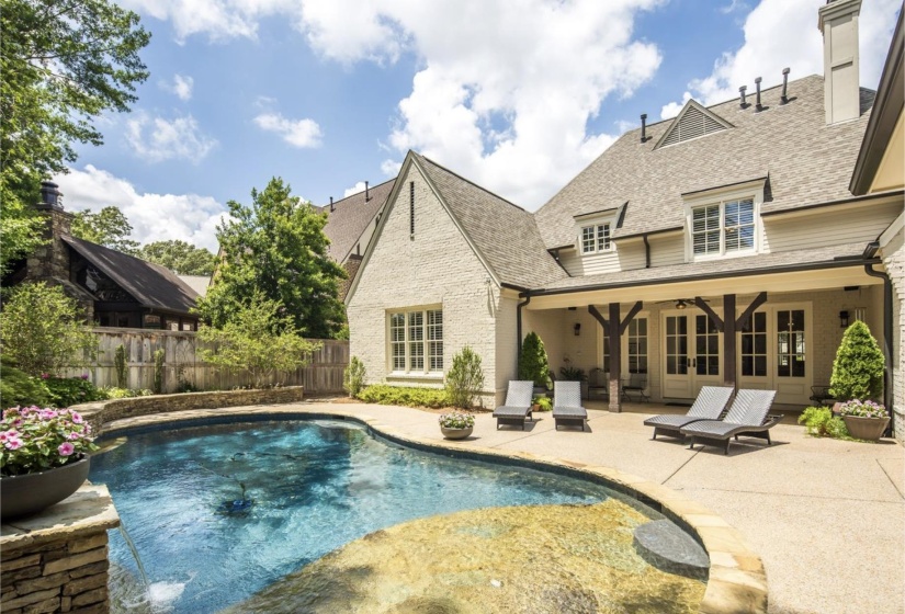 1271 S DUBRAY PL, Collierville, Tennessee 38017, 4 Bedrooms Bedrooms, 10 Rooms Rooms,4.1 BathroomsBathrooms,Residential,For Sale,S DUBRAY,10223898