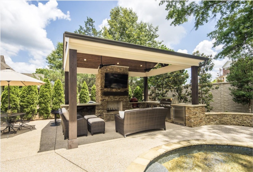 1271 S DUBRAY PL, Collierville, Tennessee 38017, 4 Bedrooms Bedrooms, 10 Rooms Rooms,4.1 BathroomsBathrooms,Residential,For Sale,S DUBRAY,10223898