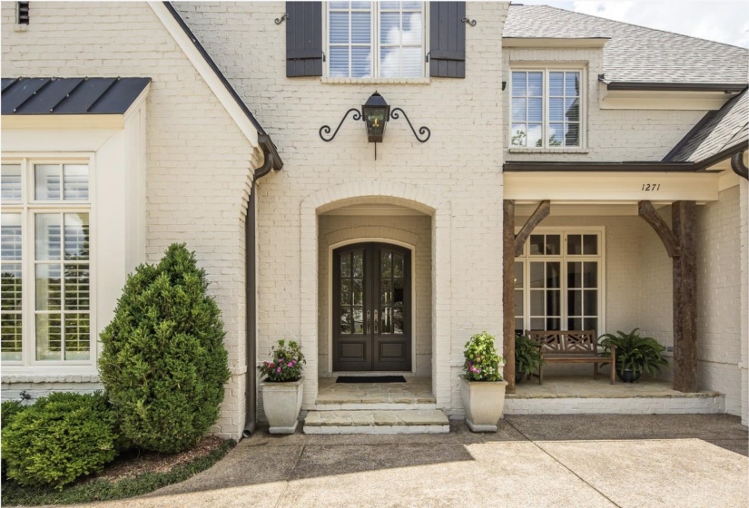 1271 S DUBRAY PL, Collierville, Tennessee 38017, 4 Bedrooms Bedrooms, 10 Rooms Rooms,4.1 BathroomsBathrooms,Residential,For Sale,S DUBRAY,10223898
