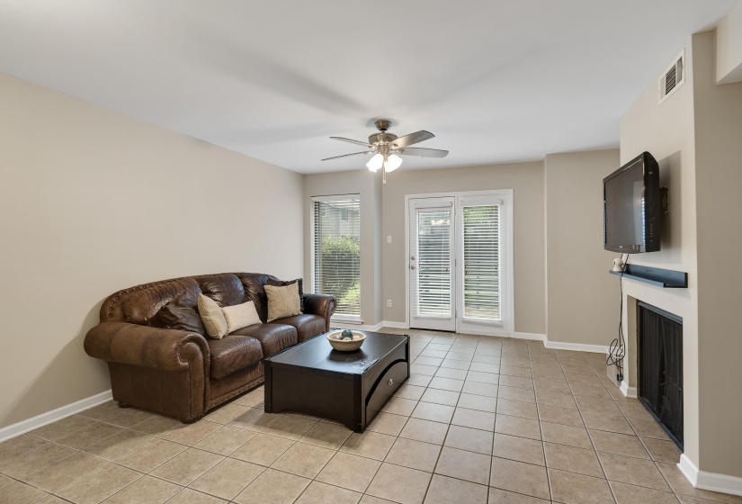 1817 CROSSFLOWER CV, Germantown, Tennessee 38138, 2 Bedrooms Bedrooms, 5 Rooms Rooms,2.1 BathroomsBathrooms,Residential,For Sale,CROSSFLOWER,10223917