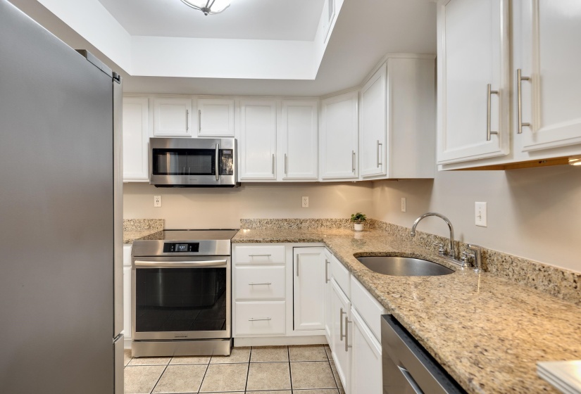 1817 CROSSFLOWER CV, Germantown, Tennessee 38138, 2 Bedrooms Bedrooms, 5 Rooms Rooms,2.1 BathroomsBathrooms,Residential,For Sale,CROSSFLOWER,10223917