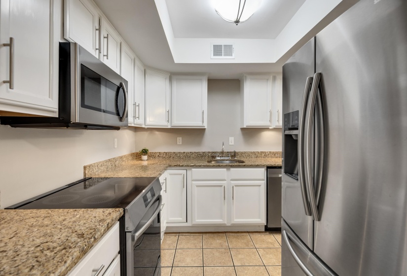 1817 CROSSFLOWER CV, Germantown, Tennessee 38138, 2 Bedrooms Bedrooms, 5 Rooms Rooms,2.1 BathroomsBathrooms,Residential,For Sale,CROSSFLOWER,10223917