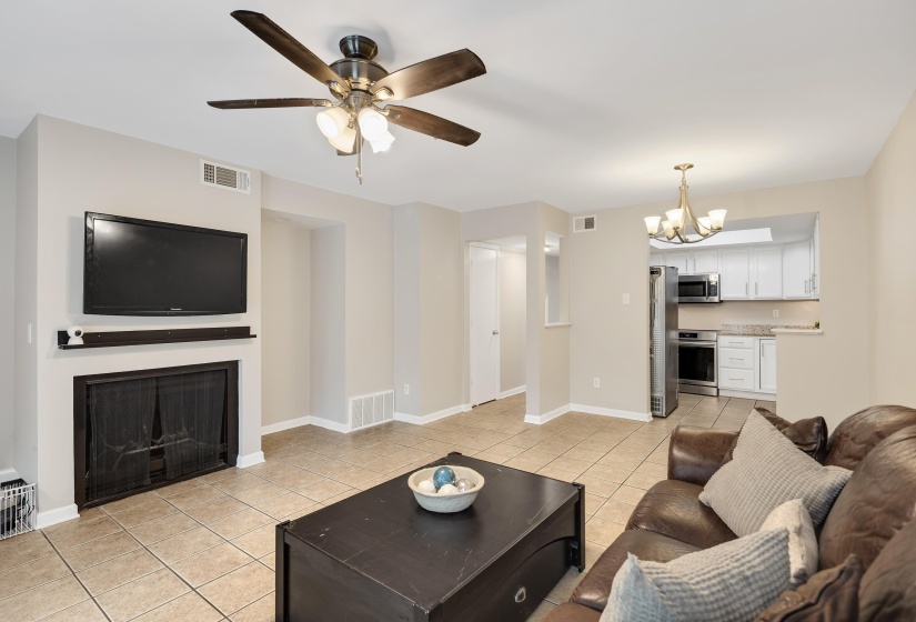 1817 CROSSFLOWER CV, Germantown, Tennessee 38138, 2 Bedrooms Bedrooms, 5 Rooms Rooms,2.1 BathroomsBathrooms,Residential,For Sale,CROSSFLOWER,10223917