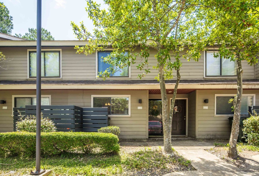 1817 CROSSFLOWER CV, Germantown, Tennessee 38138, 2 Bedrooms Bedrooms, 5 Rooms Rooms,2.1 BathroomsBathrooms,Residential,For Sale,CROSSFLOWER,10223917