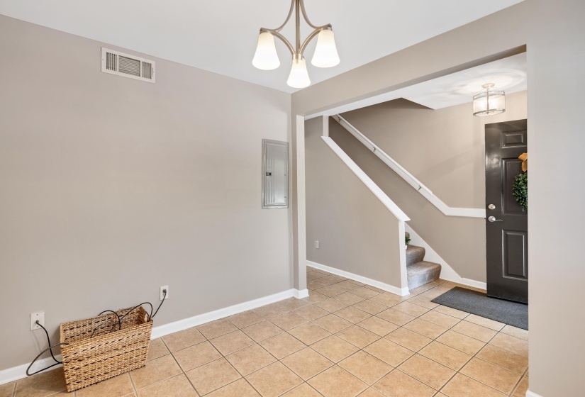 1817 CROSSFLOWER CV, Germantown, Tennessee 38138, 2 Bedrooms Bedrooms, 5 Rooms Rooms,2.1 BathroomsBathrooms,Residential,For Sale,CROSSFLOWER,10223917