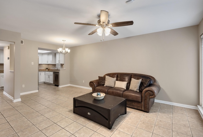 1817 CROSSFLOWER CV, Germantown, Tennessee 38138, 2 Bedrooms Bedrooms, 5 Rooms Rooms,2.1 BathroomsBathrooms,Residential,For Sale,CROSSFLOWER,10223917