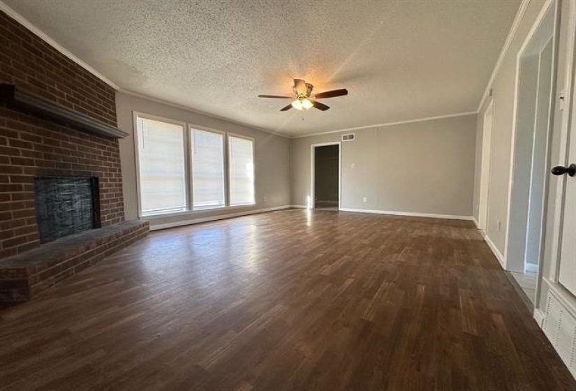 5207 BRECKENWOOD DR, Memphis, Tennessee 38127, 3 Bedrooms Bedrooms, 8 Rooms Rooms,1.1 BathroomsBathrooms,Residential,For Sale,BRECKENWOOD,10223921