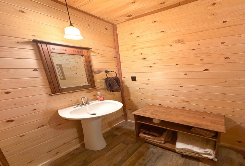 2764 STATELINE RD, Iuka, Mississippi 38852, 2 Bedrooms Bedrooms, 5 Rooms Rooms,1 BathroomBathrooms,Residential,For Sale,STATELINE,10223925