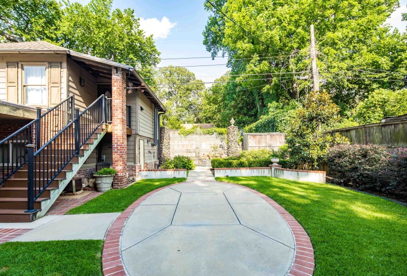 180 CRESTMERE PL, Memphis, Tennessee 38112, ,Commercial/industrial,For Sale,CRESTMERE,10223928